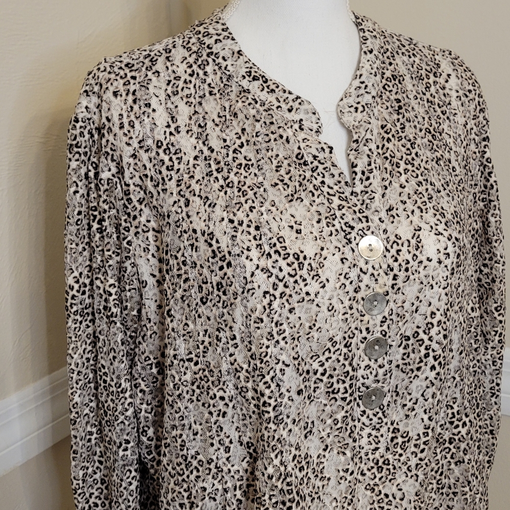 COPY - 🐆 Lace and Leopard blouse